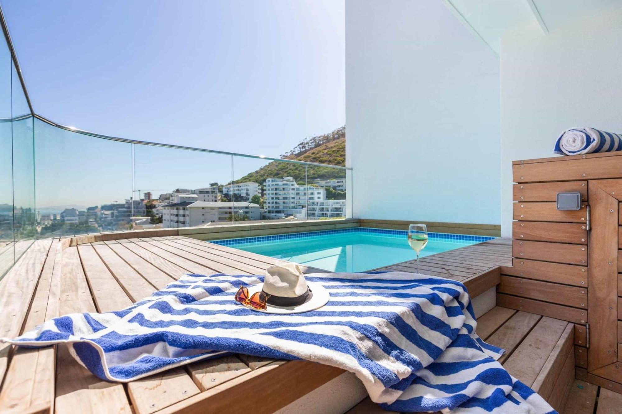 Attique Vue * Cape Town